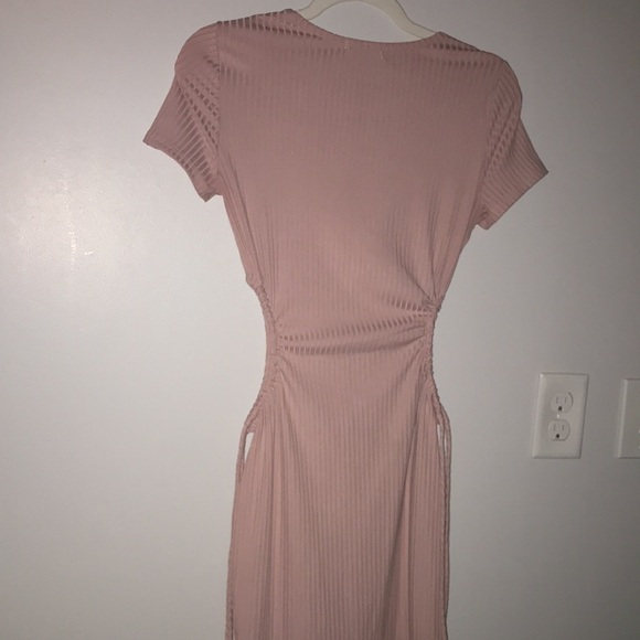 Blush pink dress with waist side cinched cutouts - Picture 5 of 7
